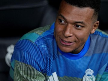 kaiyun-姆巴佩膝盖扭伤，还要坚持参加世界杯？或成下个卡卡和乌姆蒂蒂？